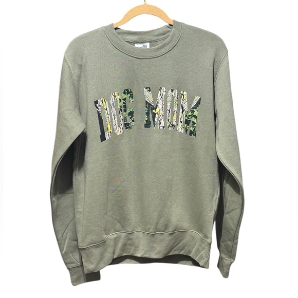 Dog Mom Camo Sweatshirt Oregano $50 Retail NWT - Picture 2 of 16